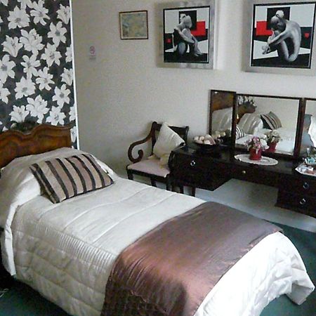 Meryan House Hotel Тонтон Экстерьер фото